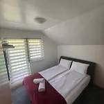 Sa Bazenom Lily Villa