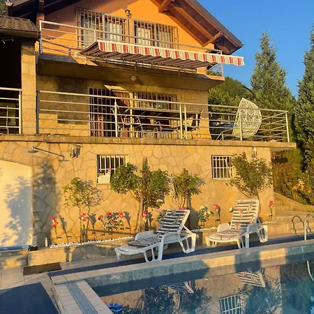 Villa Sa Bazenom Lily Konjic