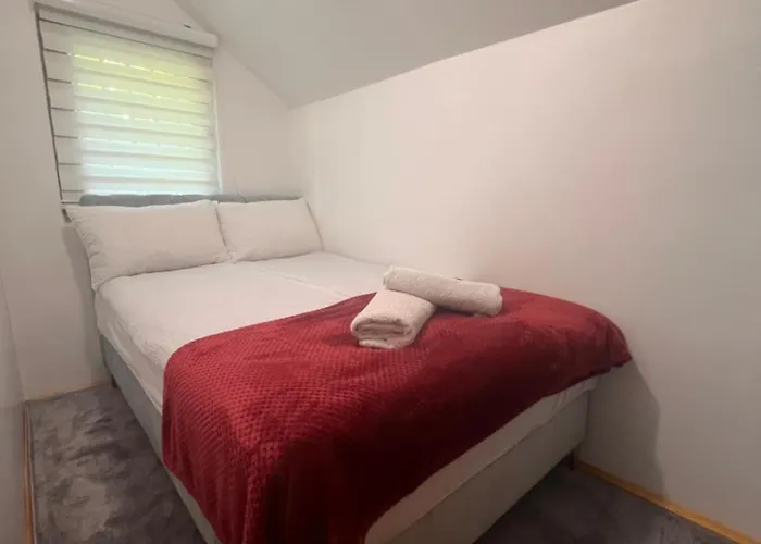 Sa Bazenom Lily * Konjic