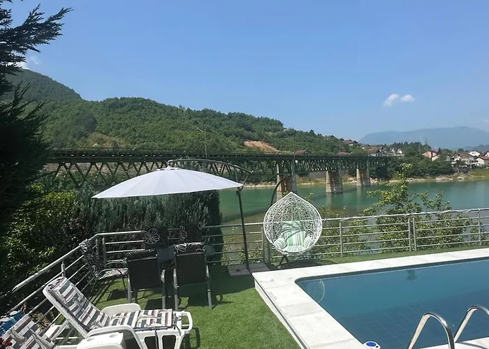 Sa Bazenom Lily Vila